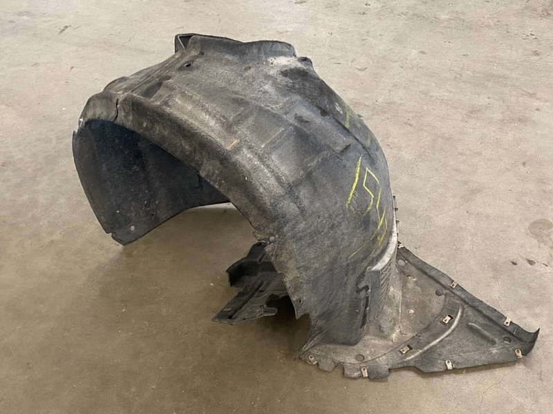 16 17 18 Chevrolet Camaro SS Front Right Fender Liner Splash Shield 1547 OEM