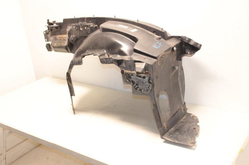97-04 CORVETTE 5.7L LS1 Driver Left Side Inner Fender Liner 10407333