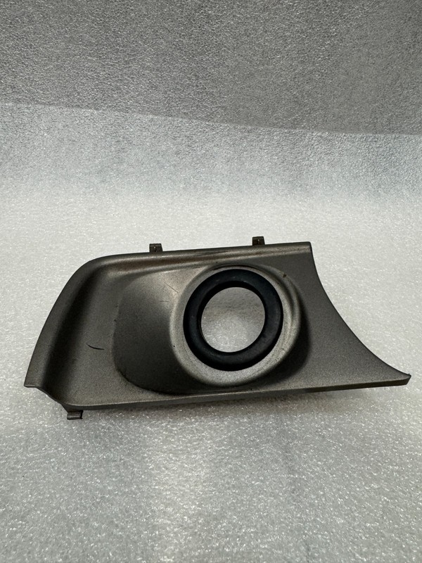 96-02 TOYOTA 4RUNNER SR5 DASH IGNITION SWITCH KEY BEZEL TRIM SURROUND GRAY OEM