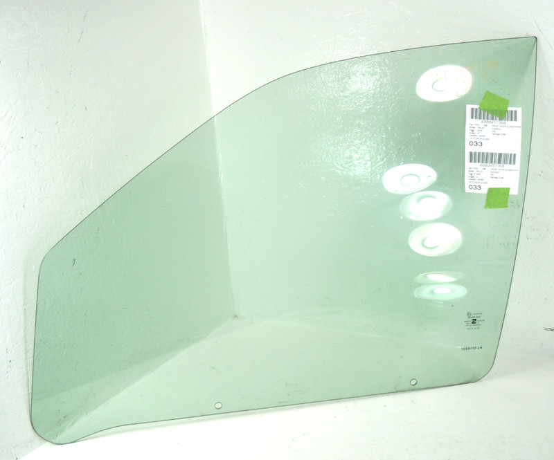 2005-2007 Saturn Relay Front Door Window Glass Driver Left OEM