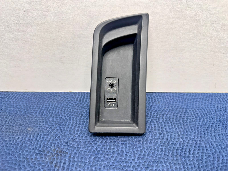 12-21 BMW F22 F30 F32 F80 F82 F83 Center Console Insert AUX USB Port Trim OEM