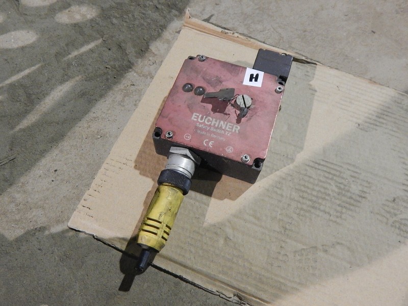 Eucher TZ1LE024BHA C1808 Safety Switch "H" w/ Key *FREE SHIPPING*