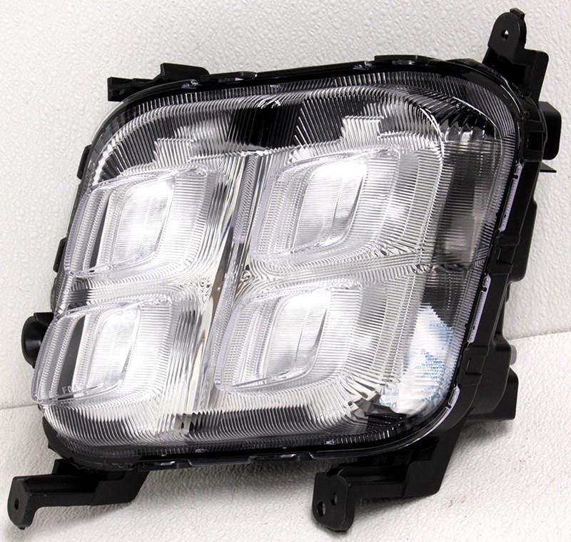 OEM Kia Sorento Left Driver Side LED Fog Lamp 92201-C6200 Tab Missing