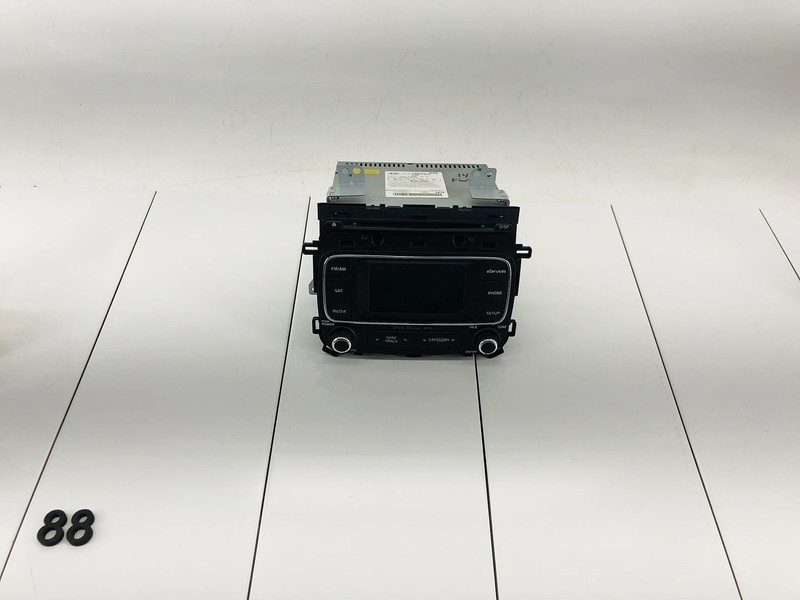 2014 KIA FORTE FRONT CENTER RADIO RADIO MODULE RECEIVER W/ DISPLAY OEM