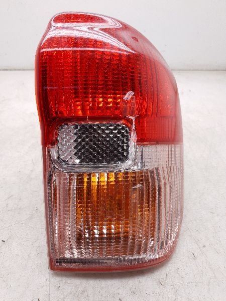 01-03 TOYOTA RAV4 PASSENGER SIDE REAR RIGHT TAIL LIGHT ASSEMBLY