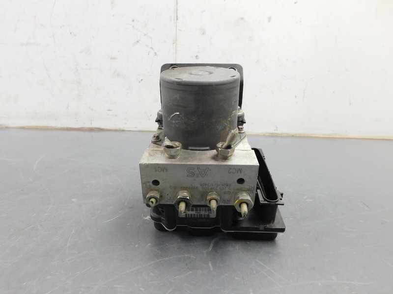 2005 05 06 Pontiac GTO ABS Brake Pump Module #0563 B5