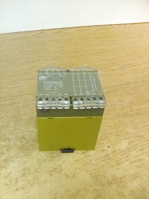 Pilz PNOZ 1 3S 10 Safety Relay 475695