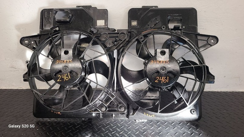 01-03 Ford Escape 3.0L V6 Cooling Fan Assembly OEM 2L8Z-8C607-GA