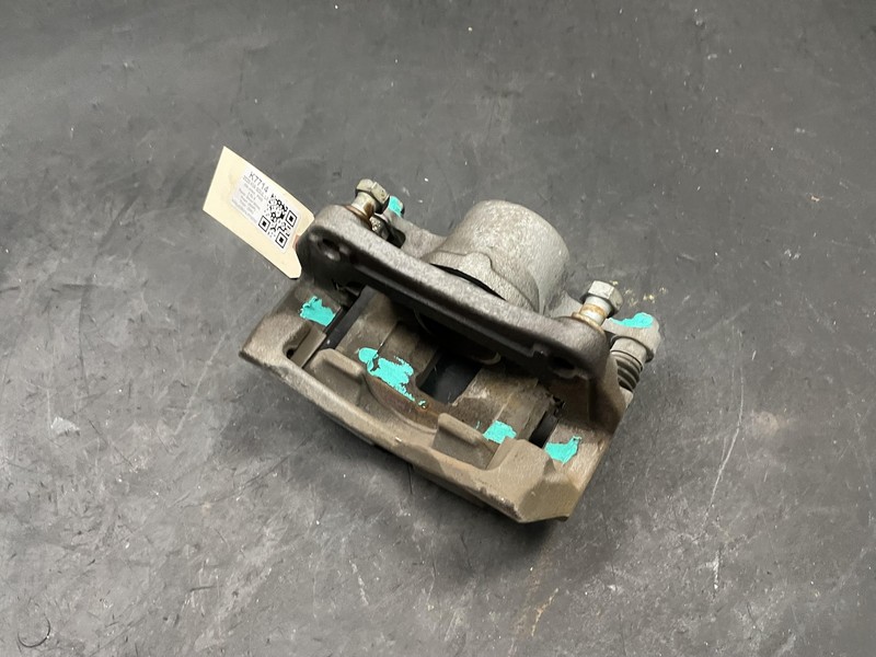 Front Left Brake Caliper 2020 Kia Soul 58110-K0000 2021 2022 2023