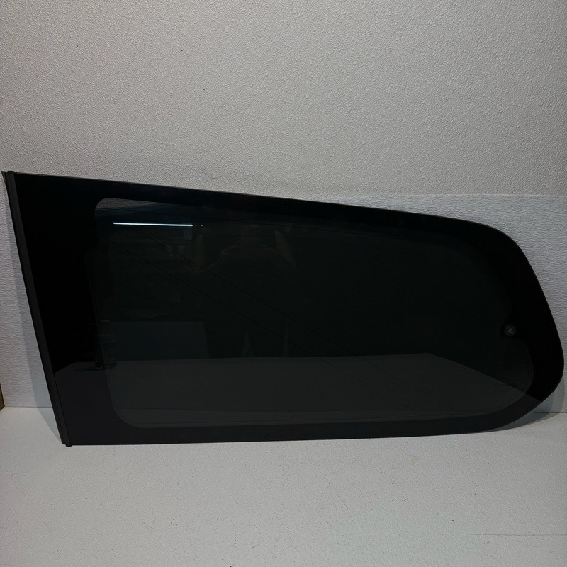 06-14 KIA SEDONA Left Driver Rear Quarter Glass Window OEM