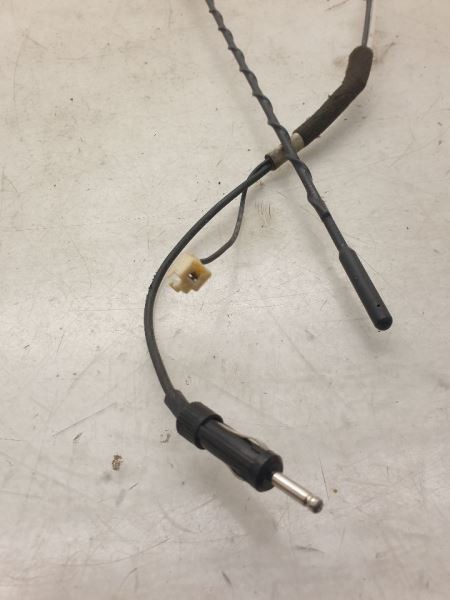 06 TOYOTA PRIUS ROOF MOUNTED ANTENNA