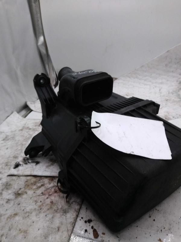 2012 KIA SOUL Air Cleaner Assembly OEM 2.0L Green 73K Miles NJ25-26008-661311