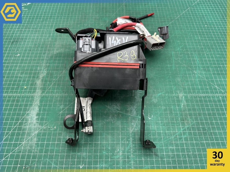 14-15 JAGUAR XJ REAR TRUNK JUNCTION FUSE RELAY W/ WIRE OEM
