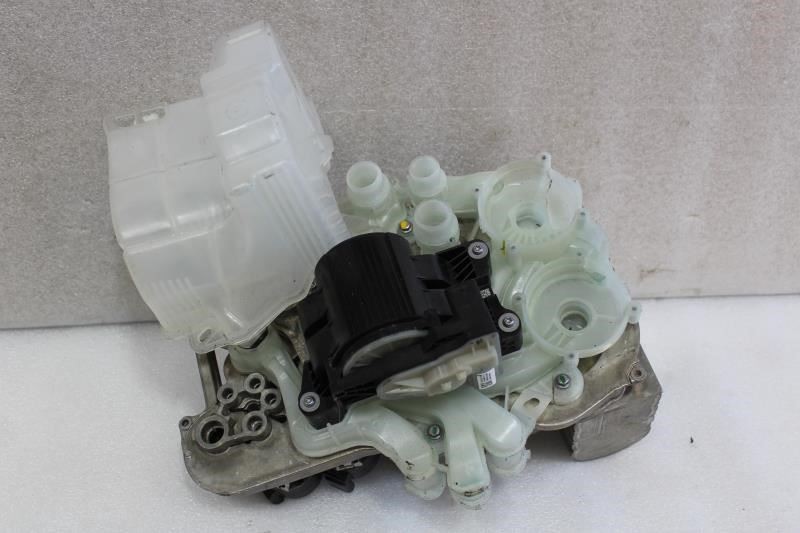 2020 2021 2022 2023 TESLA MODEL Y SUPERMANIFOLD OCTOVALVE COOLANT PUMP CHILLER