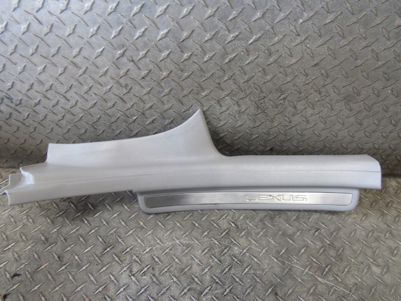 02 03 LEXUS ES300 RIGHT PASSENGER REAR DOOR STEP SCUFF COVER PANEL TRIM