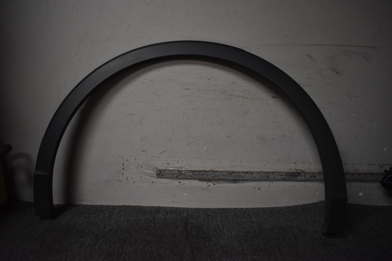 2018-2022 VOLKSWAGEN TIGUAN S WHEEL OPENING MOLDING RIGHT SIDE FACTORY OEM
