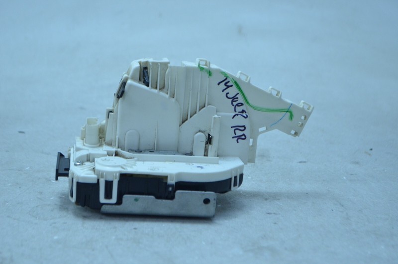 14-20 JEEP CHEROKEE REAR RIGHT PASSENGER SIDE DOOR LOCK LATCH ACTUATOR OEM