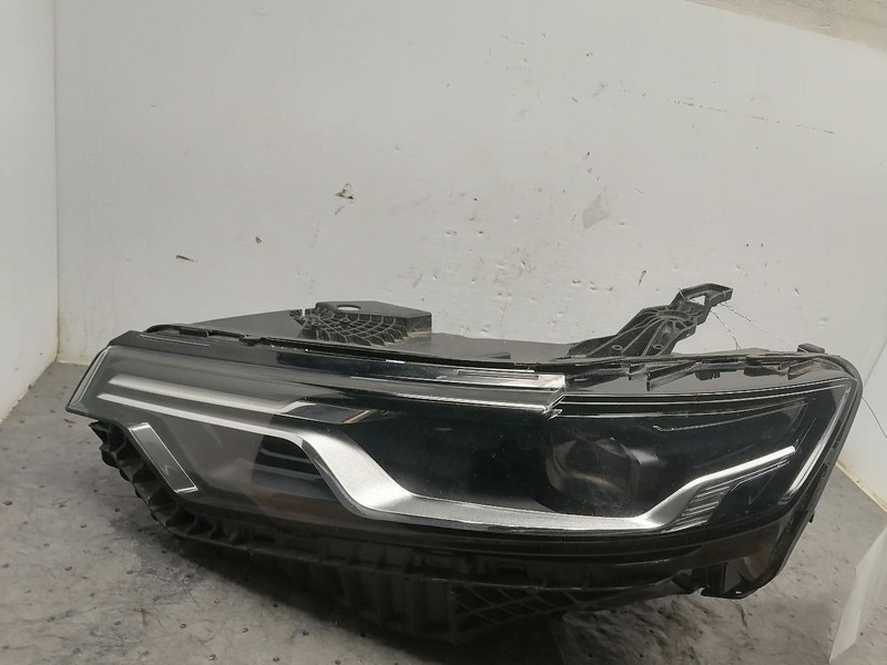 Driver Left Headlight Single LED Fits 20-23 XT6 1528723