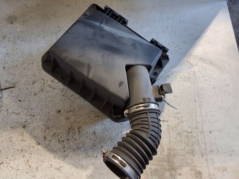 2014-2019 Chevy IMPALA Air Cleaner Intake Box Assembly 2.5L Federal Emissions