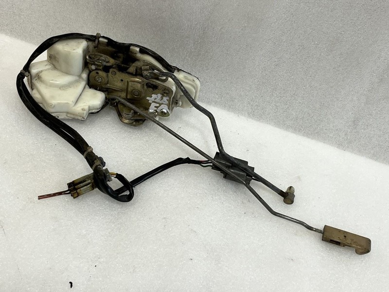 1990 1991 1992 1993 HONDA ACCORD SEDAN RIGHT FRONT POWER DOOR LOCK ACTUATOR