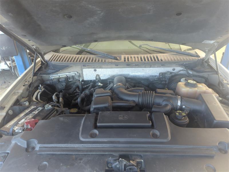 Used Transfer Case Assembly fits: 2008 Ford ExpeditionGrade C