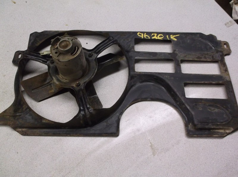 1987 Mercury Lynx Ford Escort Fan motor and Blade Assembly E7EE-8146-AB