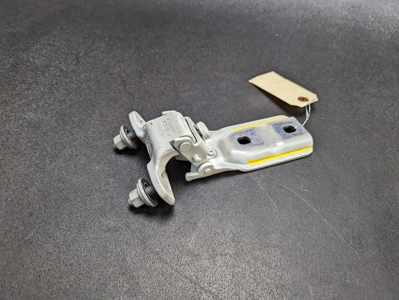 Rear Left Tailgate Hinge 2018 BMW X1 41007350829 2016 2017 2020 2021
