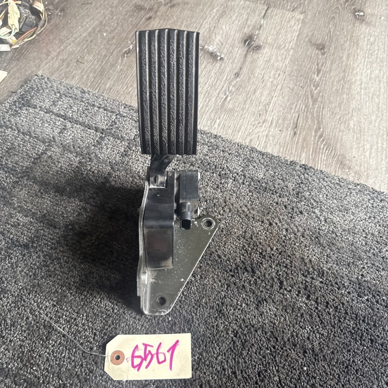 International LT Foot Control Pedal - Used | P/N K103478