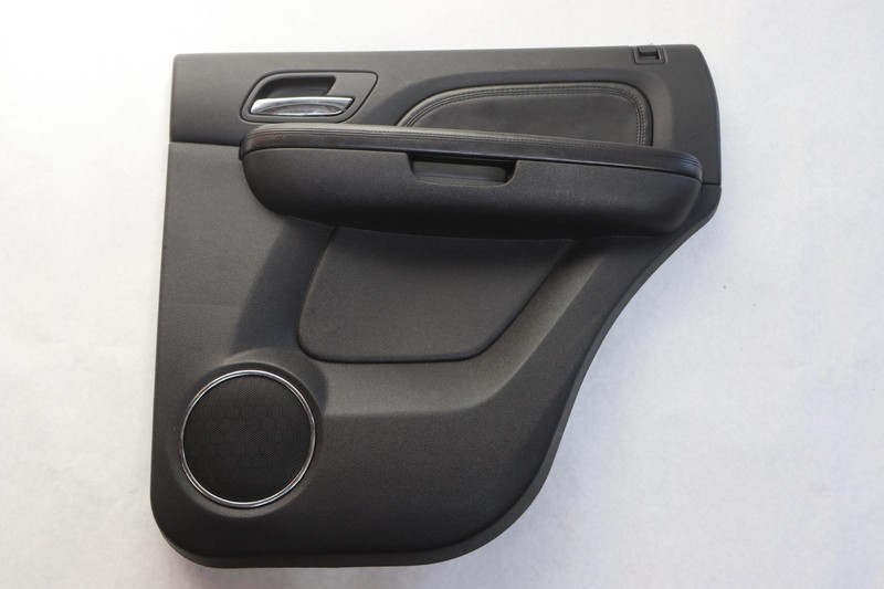 2007-2009 GMC YUKON REAR RIGHT SIDE DOOR PANEL TRIM COVER EBONY OEM