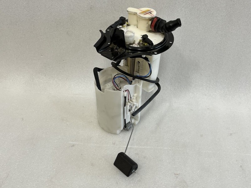 2013 2014 2015 2016 2017 2018 LEXUS ES300H GAS FUEL PUMP 77020-33370