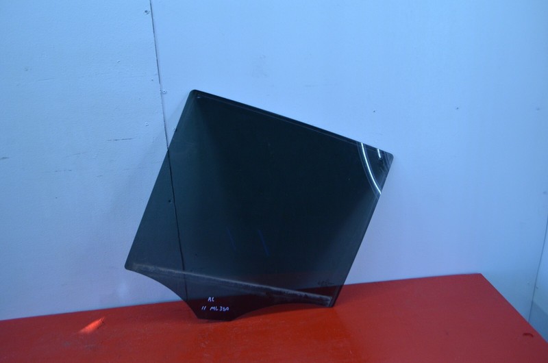 06-11 MERCEDES W164 ML350 REAR LEFT DRIVER SIDE DOOR WINDOW GLASS OEM