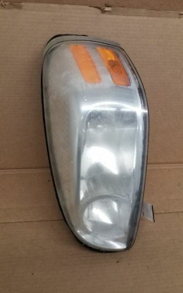 Driver Left Headlight SV6 Fits 05-09 MONTANA 221378