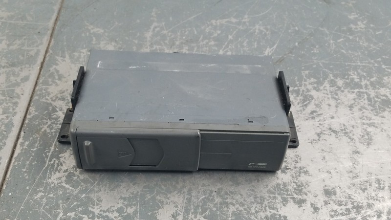 2001 Chevy Camaro SS USA Spec 6 CD Changer #5317 H5