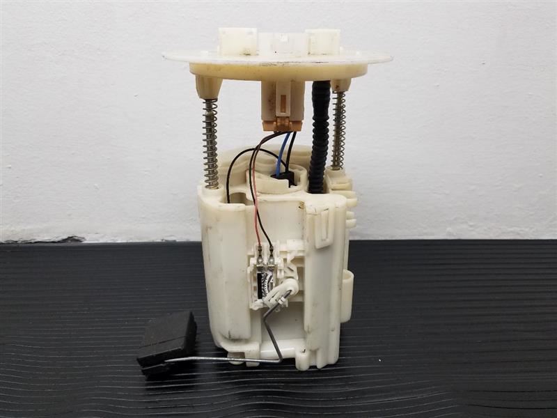 04-06 Toyota Sienna Fuel Pump Assembly OEM 77020-08031
