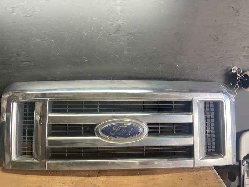 2008 to 2014 Ford Econoline E150 E250 Front Upper Chrome Grill Grille R2098 DG