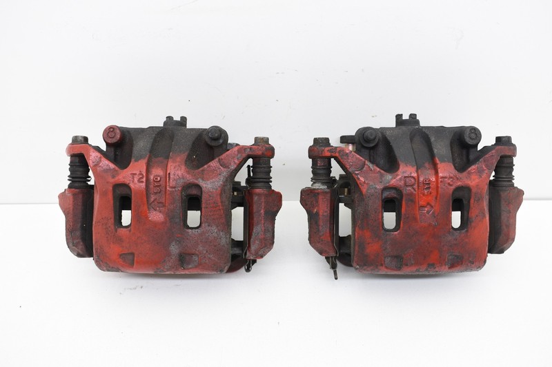 2006 Nissan 350Z Front Left Right Brake Caliper Set Pair OEM KW44