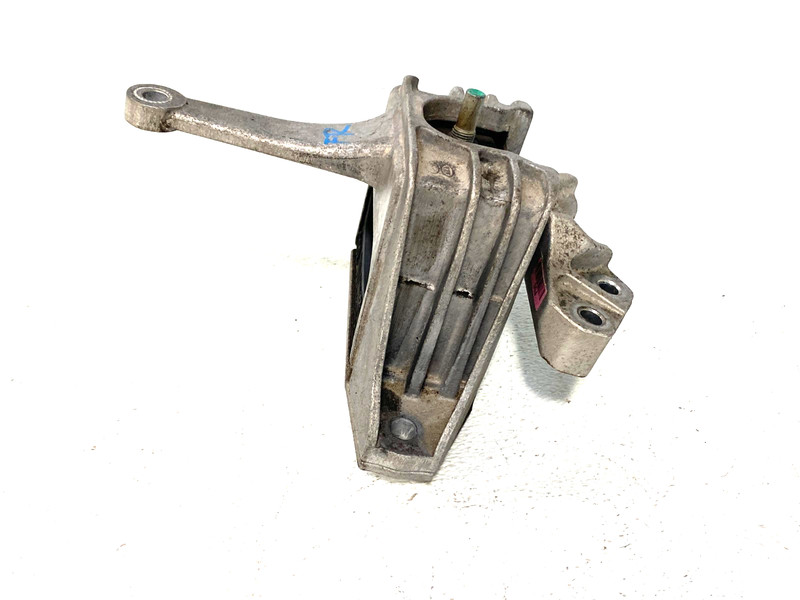 21-23 KIA SELTOS FRONT RIGHT ENGINE MOUNT BRACKET OEM #A0.22