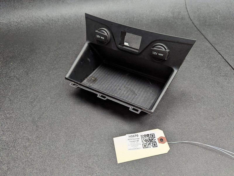 Center Console Tray w/ Power Outlet 2019 Hyundai Tucson 84631-D3000 2015-2020