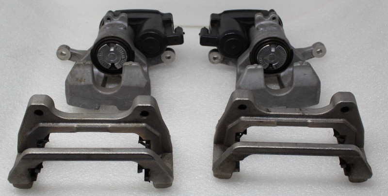 TESLA MODEL 3 / YREAR LEFT / RIGHT 1044624-00-H 1044623-00-H BRAKE CALLIPER