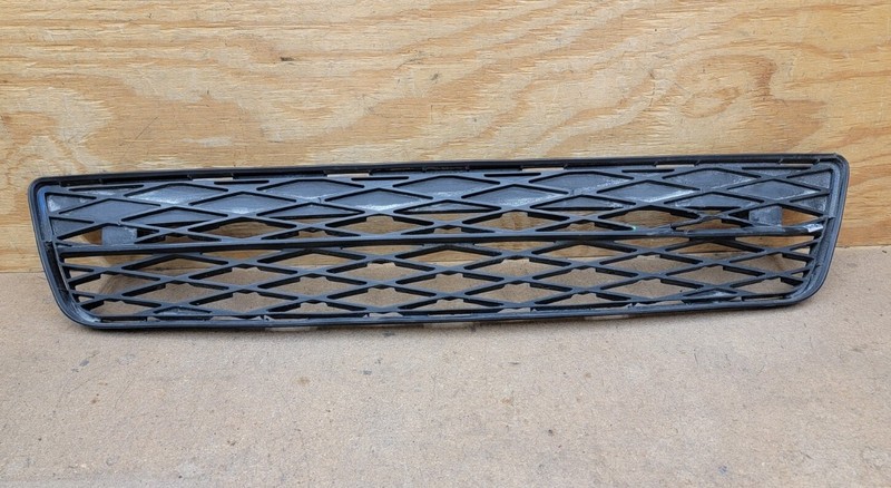 2009 2010 2011 2012 2013 TOYOTA MATRIX LOWER GRILLE ASSEMBLY BUMPER MOUNTED OEM
