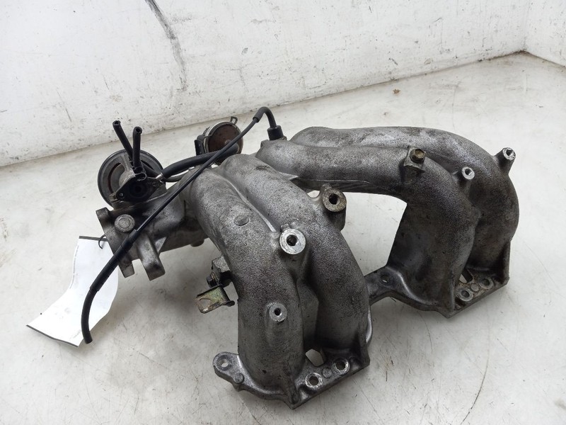 97-01 TOYOTA CAMRY LE 2.2L FWD AT UPPER INTAKE MANIFOLD
