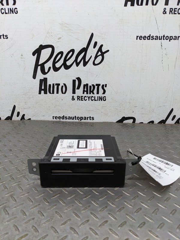 Audio Equipment Radio Audio Disc Player Opt TG5 Fits 15-20 ESCALADE 1143271