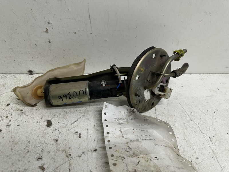 1998-2000 Honda Civic Htbk Fuel Pump w Sending Unit & Bracket
