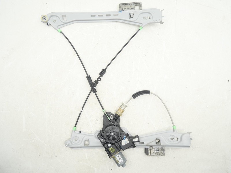 Used Coupe Passenger RH Door Window Regulator 2016-2024 Chevy Camaro SS 6.2L OEM