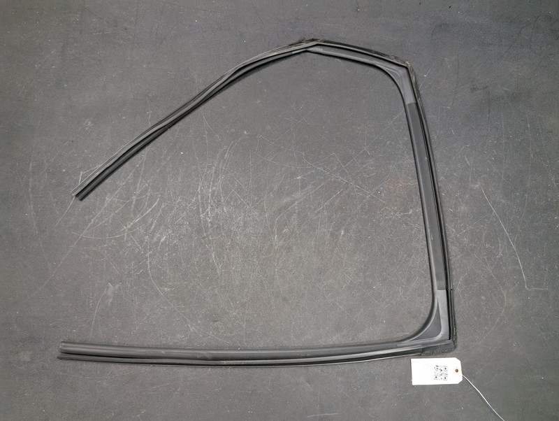 Rear Right Door Window Glass Run Channel 2019 Infiniti QX50 82330-5NA0A 20 - 23