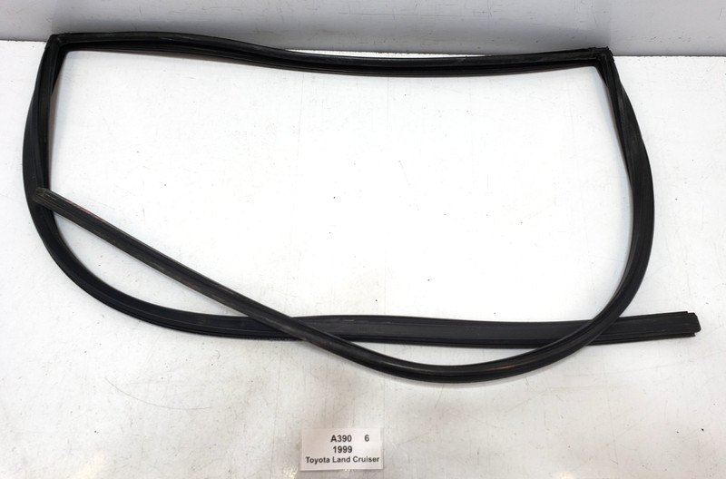 ✅ 98-07 OEM Toyota Land Cruiser J100 Rear Right Window Glass Run Channel Seal