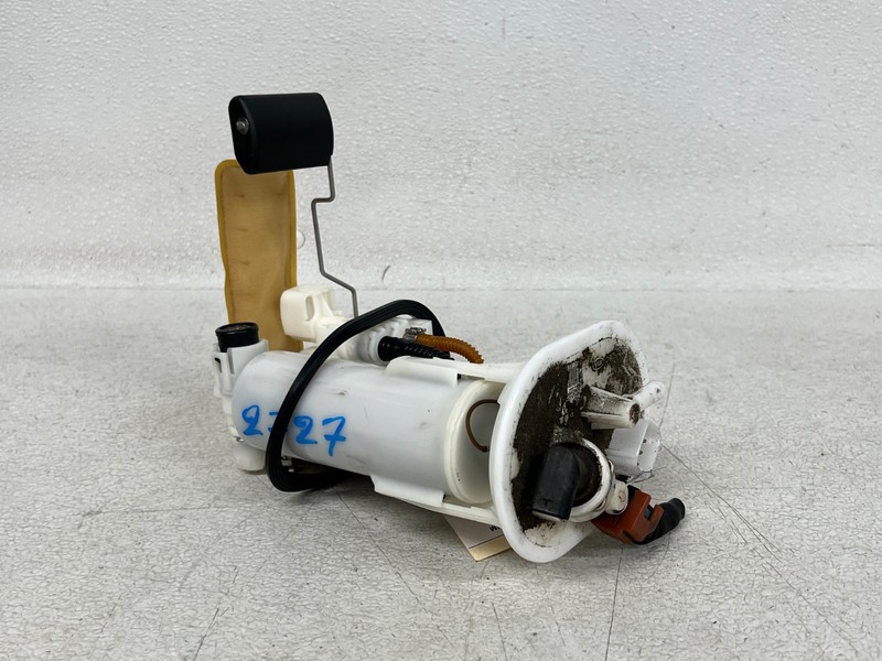 ⭐2015-2017 KIA K900 FUEL TANK PUMP SENDING UNIT LEVEL SENSOR ASSY OEM LOT2727