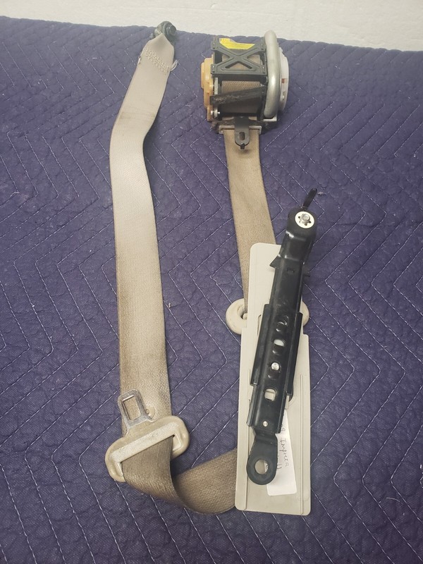 2008-2011 Subaru Impreza Front Left Driver Seat Belt Retractor Assembly