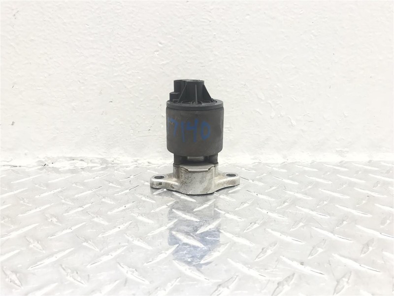 1997 CHEVROLET SUBURBAN 1500 EGR VALVE OEM