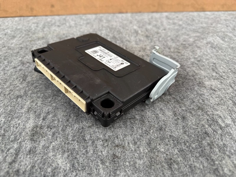 KIA STINGER 2018-2021 OEM BCM BODY CONTROL MODULE UNIT ASSEMBLY